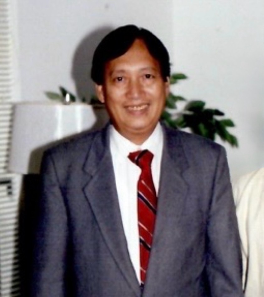 Consul General Juan V. Saez